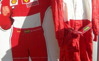  team球衣,f1赛车的最大公司？